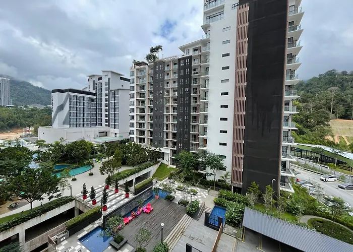 Midhill Studio Apartment By Aurorahomes