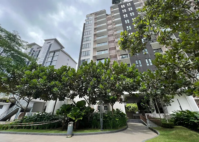 Midhill Studio Apartment By Aurorahomes